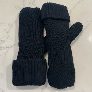 Lululemon Knit Mittens w/ Sherpa lining